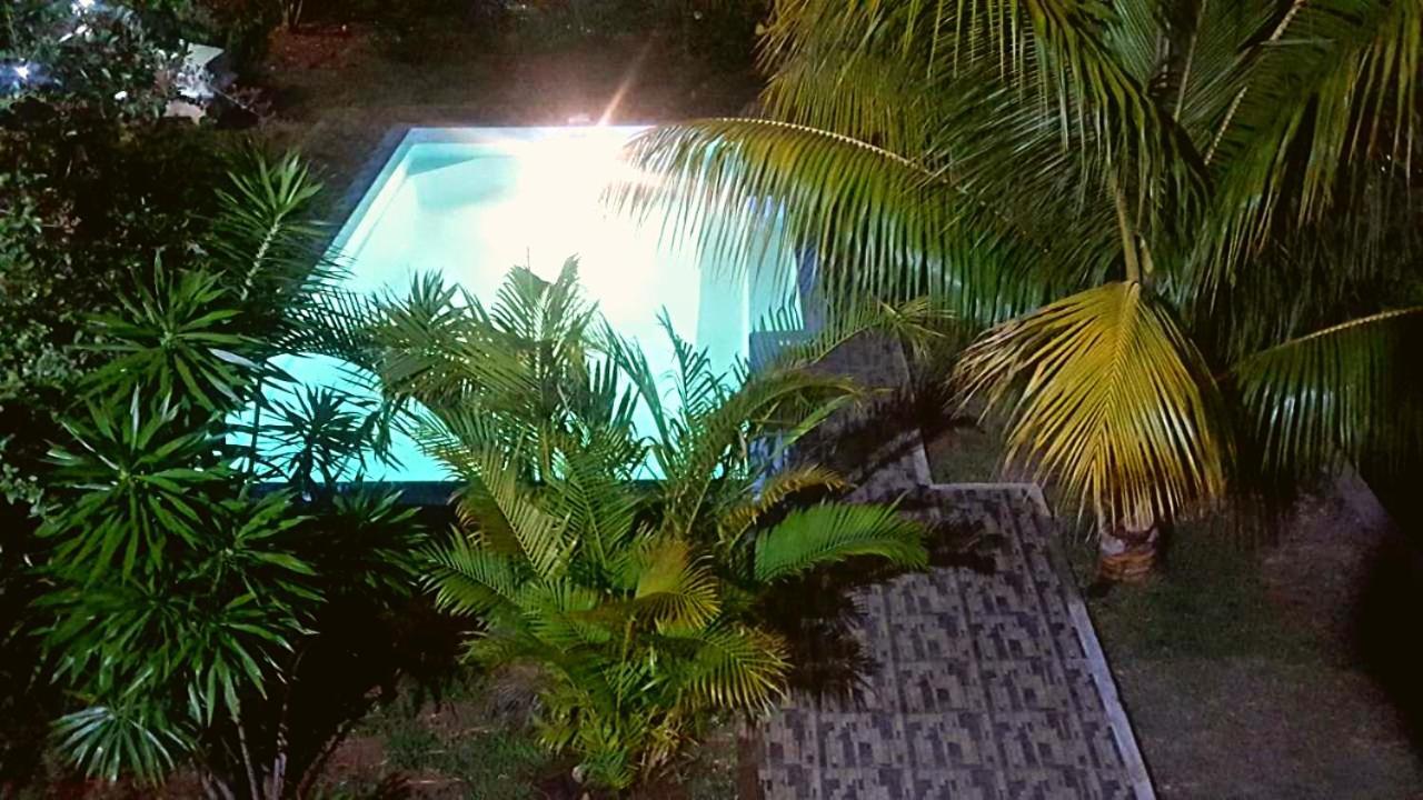 Aux Plaisirs De La Vie Chambre Chez L Habitant Flic en Flac Luaran gambar