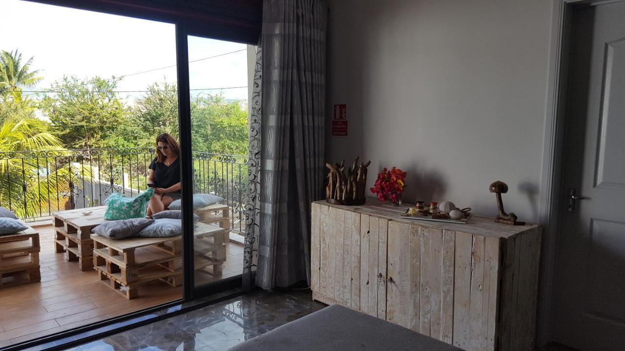 Aux Plaisirs De La Vie Chambre Chez L Habitant Flic en Flac Luaran gambar