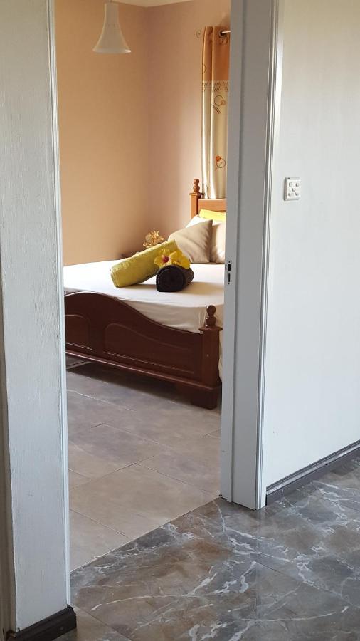 Aux Plaisirs De La Vie Chambre Chez L Habitant Flic en Flac Luaran gambar